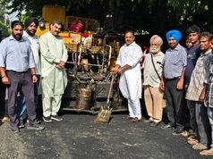 ਵਾਰਡ ਨੰਬਰ 38 ਵਿੱਚ ਸੜਕਾਂ ਦੇ ਨਿਰਮਾਣ ਦਾ ਕੰਮ ਜ਼ੋਰਾਂ ’ਤੇ — ਹਰਪਾਲ ਜੁਨੇਜਾ