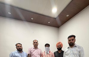 ਵਿਜੀਲੈਂਸ ਬਿਊਰੋ ਵੱਲੋਂ 30,000 ਰੁਪਏ ਰਿਸ਼ਵਤ ਲੈਂਦਾ ਪਟਵਾਰੀ ਰੰਗੇ ਹੱਥੀਂ ਕਾਬੂ