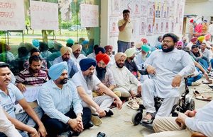 ਨਾਨ ਟੀਚਿੰਗ ਮੁਲਾਜਮਾਂ ਦੀਆਂ ਮੰਗਾਂ ਨਾ ਮੰਨੇ ਜਾਣ ਤੱਕ ਪੰਜਾਬੀ ਯੂਨੀਵਰਸਿਟੀ ਦਾ ਕੰਮ ਕਾਜ ਰਹੇਗਾ ਬੰਦਃ ਗੁਰਜੀਤ ਗੋਪਾਲਪੁਰੀ,ਕੱਚੇ ਮੁਲਾਜਮਾਂ ਨੂੰ ਰੈਗੂਲਰ ਕਰਨਾ ਸਮੇਂ ਦੀ ਮੁੱਖ ਮੰਗਃ ਰਾਜਿੰਦਰ ਸਿੰਘ ਬਾਗੜੀਆ