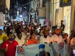 ਪਰਵਿੰਦਰ ਝੋਟਾ ਕਤਲ ਕੇਸ ਵਿੱਚ ਇਨਸਾਫ਼ ਦੀ ਮੰਗ ਨੂੰ ਲੈਕੇ ਗੁਰਸ਼ਰਨ ਕੌਰ ਰੰਧਾਵਾ ਦੀ ਅਗਵਾਈ ਹੇਠ ਸਮਾਣਾ ਵਿਖੇ ਵਿਸ਼ਾਲ ਕੈਂਡਲ ਮਾਰਚ।,ਭਗਵੰਤ ਮਾਨ ਸਰਕਾਰ ਅਸਤੀਫ਼ਾ ਦੇਵੇ ਅਤੇ ਨਸ਼ਿਆਂ ਨੂੰ ਲੈਕੇ ਕਤਲ ਮਾਮਲੇ ਦੀ ਜਾਂਚ ਸੀਬੀਆਈ ਕਰੇ: ਰੰਧਾਵਾ